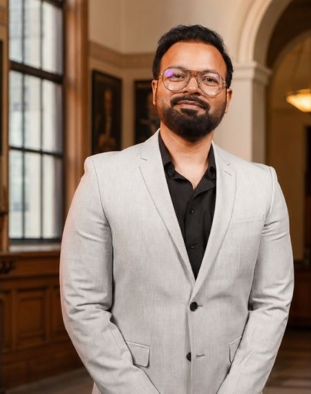 Sunil Iqbal, CEO of Global Education Gateway, one of the best education consultants in Pakistan, guiding students toward top study abroad opportunities.