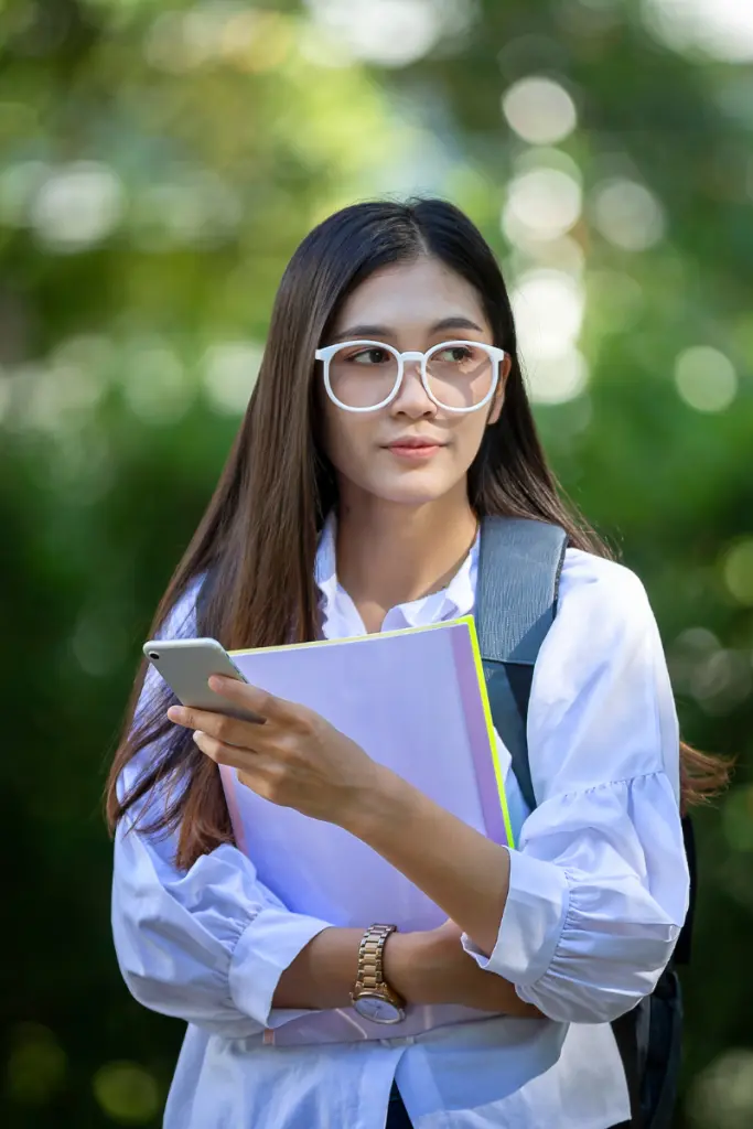 Pakistani students exploring reasons to study in the USA, guided by Global Education Gateway